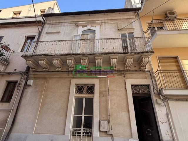 Villetta indipendente in vendita di 200 m² in Via Maqueda
