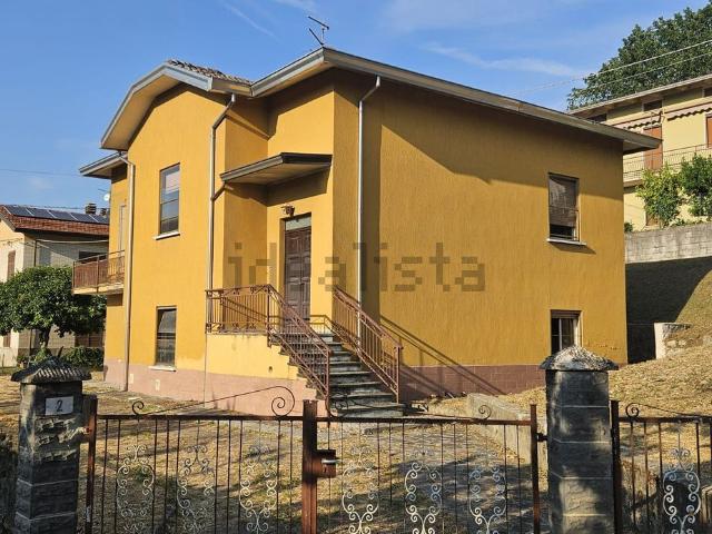 Villetta indipendente in vendita di 200 m² in Via Martiri della Libertà, 1