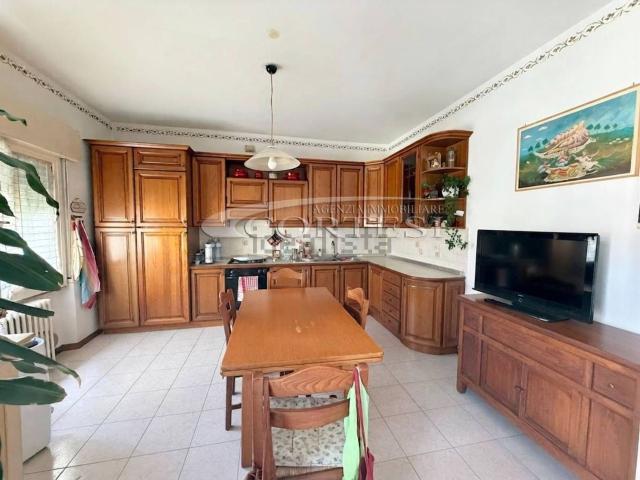 Villetta indipendente in vendita di 200 m² in Via Martiri della Resistenza