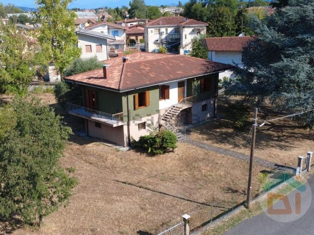 Villetta indipendente in vendita di 200 m² in Via Marziano Ciotti, 24