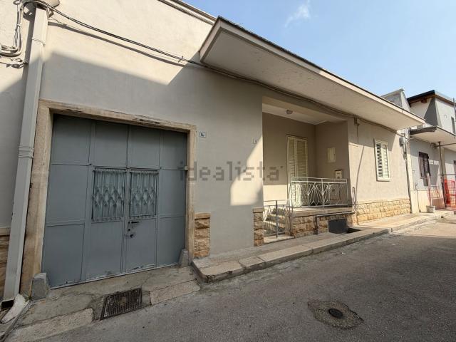 Villetta indipendente in vendita di 200 m² in Via Mascagni Pietro, 3
