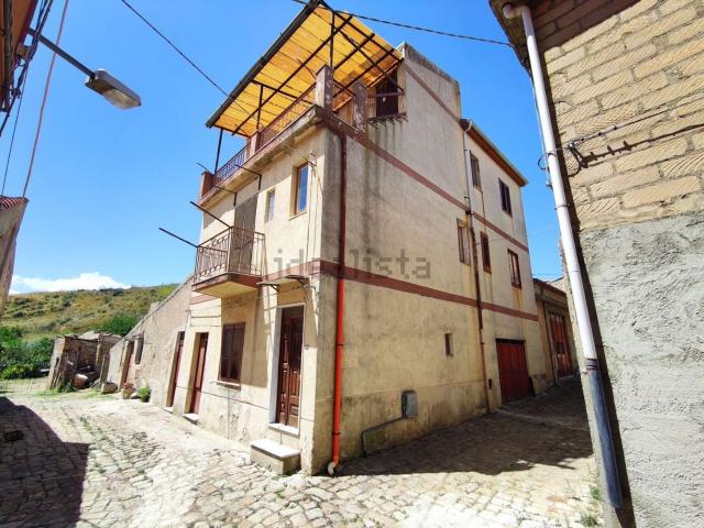 Villetta indipendente in vendita di 200 m² in Via Messineo, 42