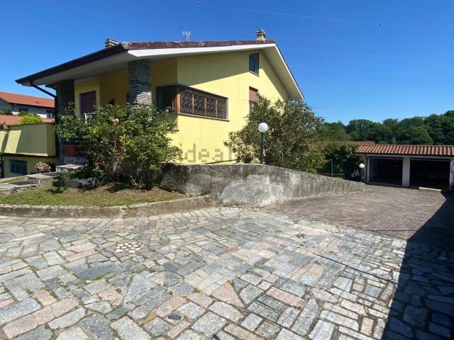 Villetta indipendente in vendita di 200 m² in Via Michelangelo Buonarroti