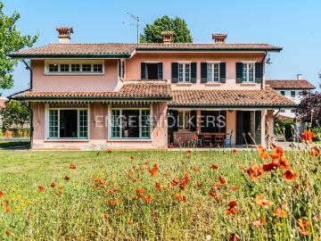 Villetta indipendente in vendita di 200 m² in Via Noalese, 111