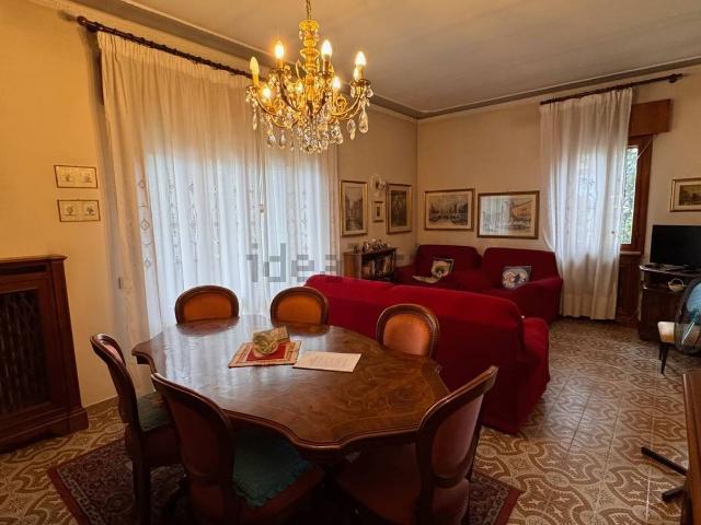 Villetta indipendente in vendita di 200 m² in Via Nascimben