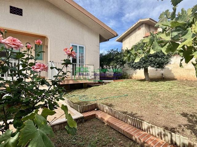 Villetta indipendente in vendita di 200 m² in Via Sorrento