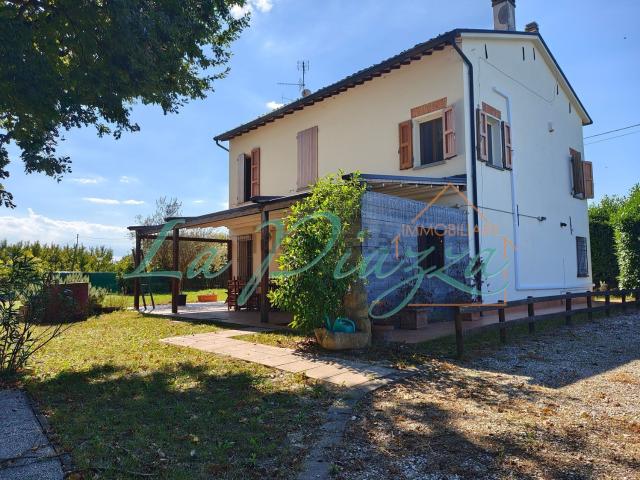 Villetta indipendente in vendita di 200 m² in Via San Severo, 23