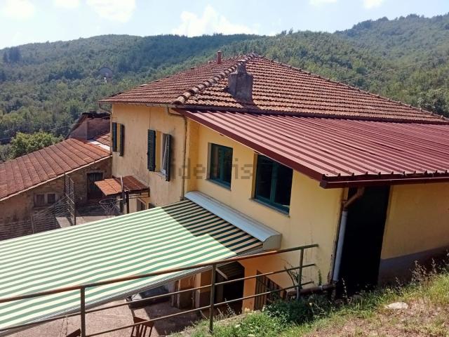 Villetta indipendente in vendita di 200 m² in Via Scagliana, 52