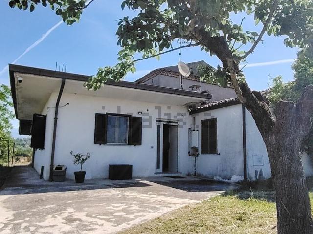 Villetta indipendente in vendita di 200 m² in Via Silvio de Sanctis