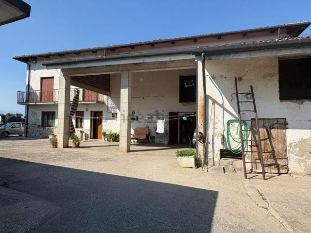 Villetta indipendente in vendita di 200 m² in Via Spine
