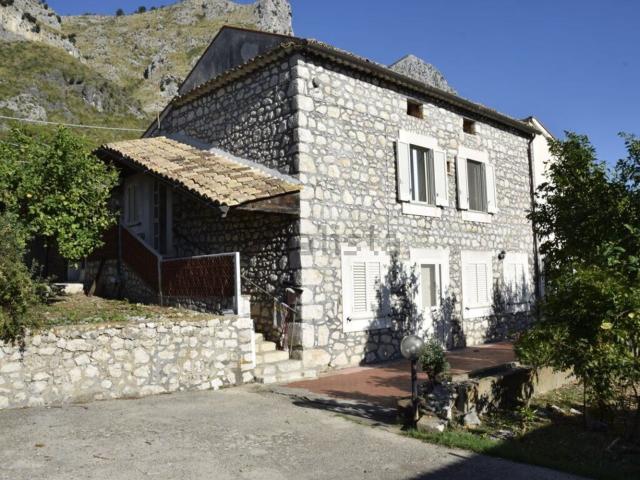 Villetta indipendente in vendita di 200 m² in Via Spiniccio, 18