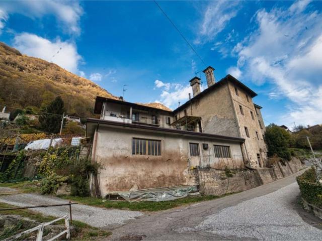 Villetta indipendente in vendita di 200 m² in Via Pallanzeno
