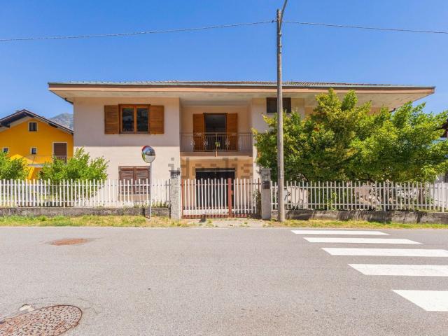 Villetta indipendente in vendita di 200 m² in Via Piedimulera, 45
