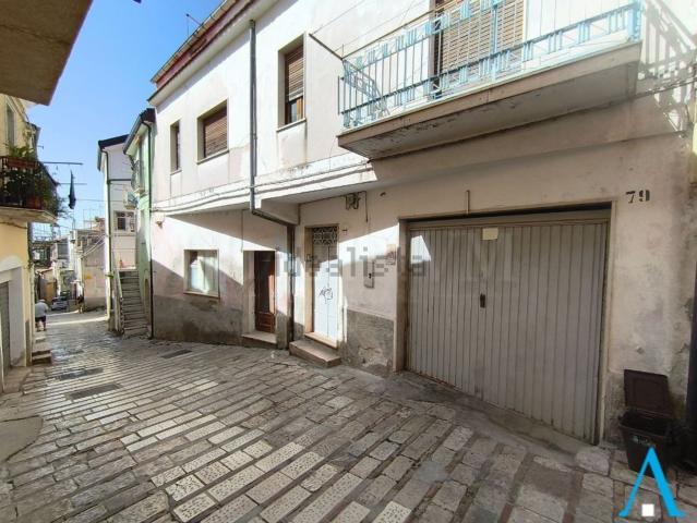 Villetta indipendente in vendita di 200 m² in Via Pirgiano, 77