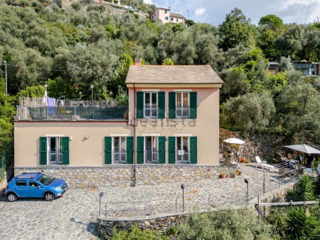 Villetta indipendente in vendita di 200 m² in Via Privata Orchidea