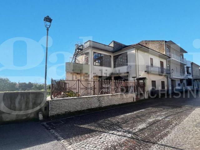 Villetta indipendente in vendita di 200 m² in Via Roma