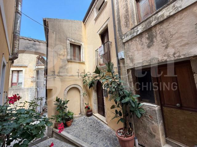 Villetta indipendente in vendita di 200 m² in Via Roma, 10