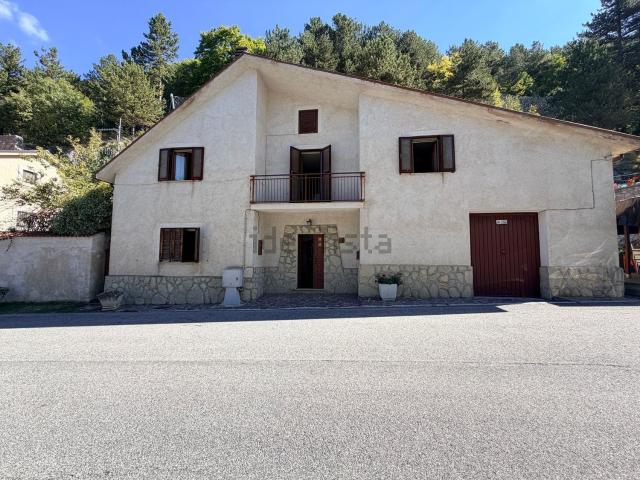 Villetta indipendente in vendita di 200 m² in Via Roma, 36