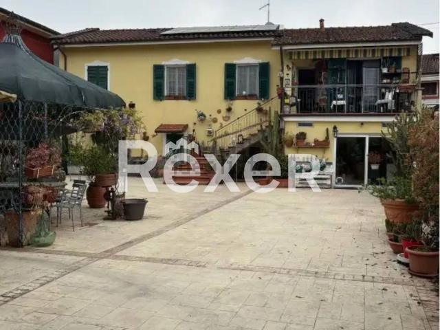 Villetta indipendente in vendita di 200 m² in Via Regurone Nord