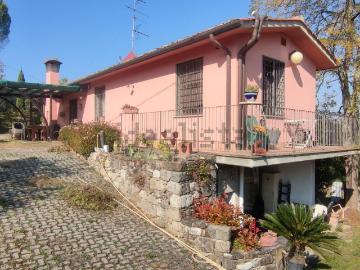 Villetta indipendente in vendita di 200 m² in Via Riboia