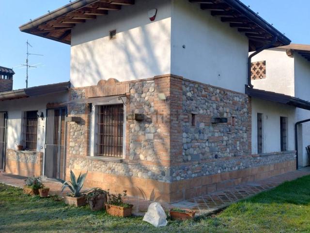 Villetta indipendente in vendita di 200 m² in Via Rudiano, 88