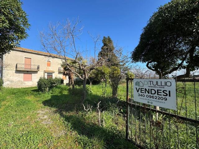 Villetta indipendente in vendita di 200 m² in Via Tavoleto
