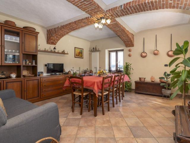 Villetta indipendente in vendita di 200 m² in Via Tasnere
