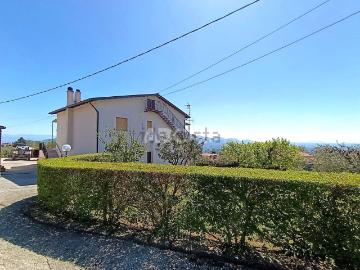 Villetta indipendente in vendita di 200 m² in Via Tevola