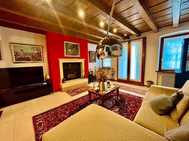 Villetta indipendente in vendita di 200 m² in Via Tramigna