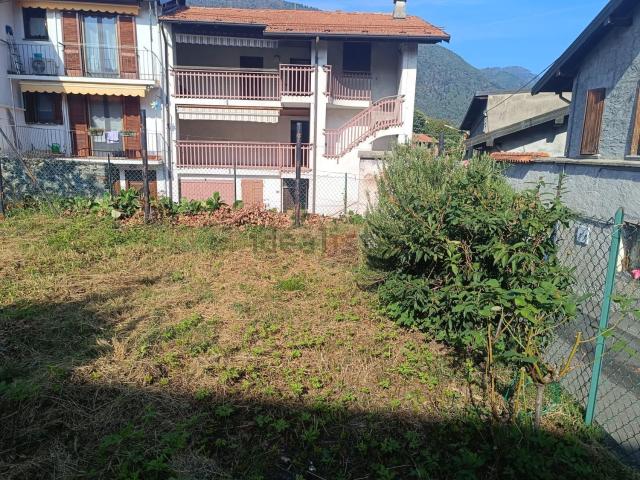 Villetta indipendente in vendita di 200 m² in Via Trento