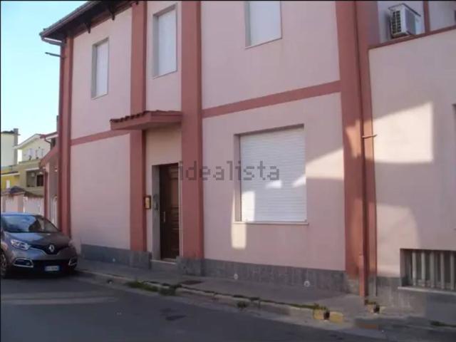 Villetta indipendente in vendita di 200 m² in Via Ugo Foscolo