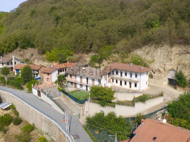 Villetta indipendente in vendita di 200 m² in Via Valeirole