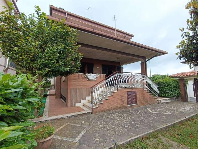 Villetta indipendente in vendita di 200 m² in Via Vittorio Veneto