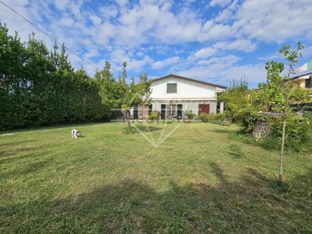 Villetta indipendente in vendita di 200 m² in Via Vicinale Macchia, 8