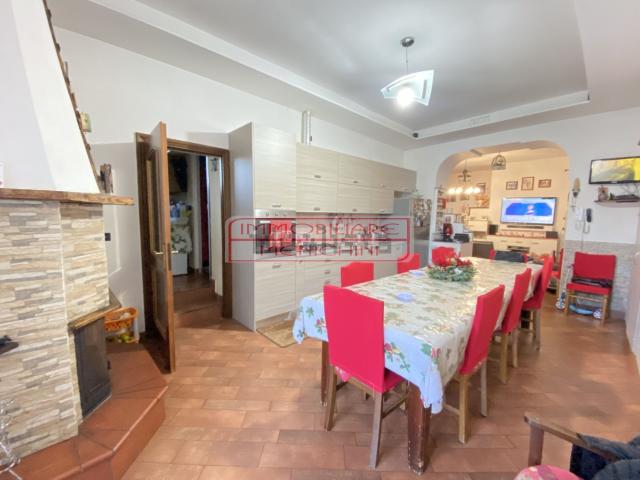 Villetta indipendente in vendita di 200 m² in Via Vincenzo Caliendo
