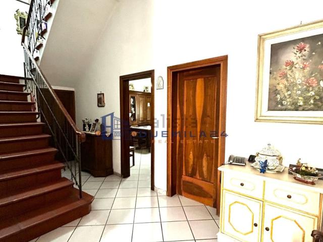 Villetta indipendente in vendita di 200 m² in Via Vincenzo da Filicaia