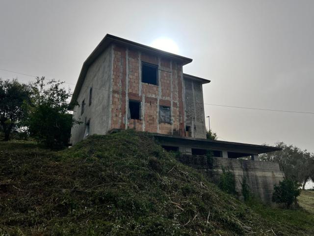 Villetta indipendente in vendita di 200 m² in Via Zingarelli