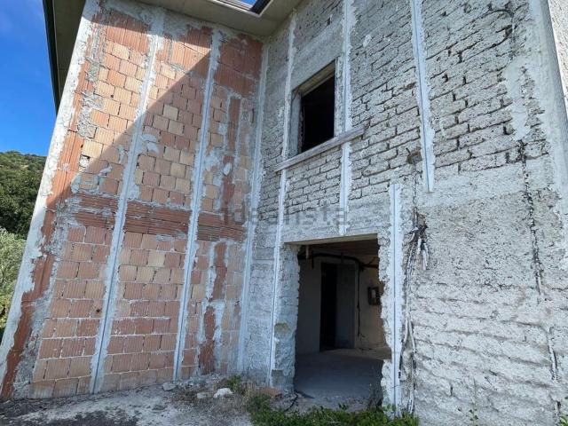 Villetta indipendente in vendita di 200 m² in Via Zingarelli