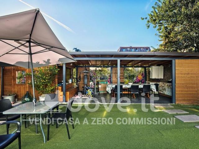 Villetta indipendente in vendita di 200 m² in Viale Luigi Borri, 12