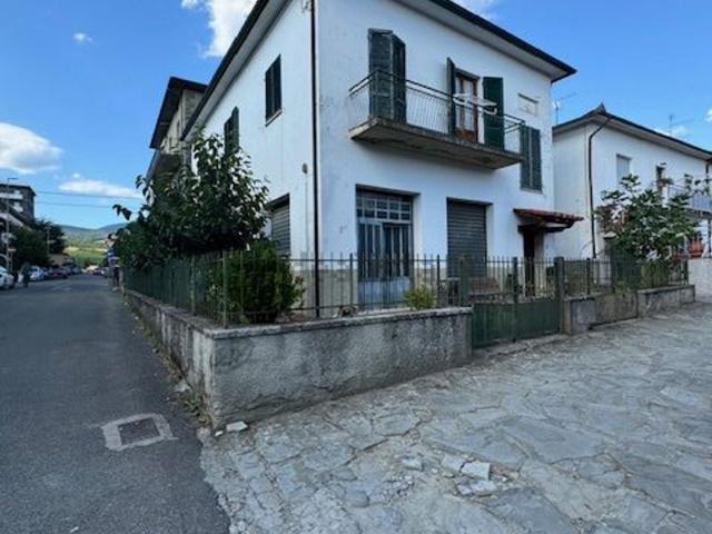Villetta indipendente in vendita di 200 m² in Viale Michelangelo, 9