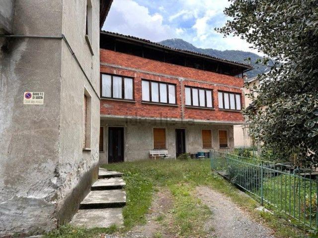 Villetta indipendente in vendita di 200 m² in Viale rimembranze, 3