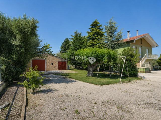 Villetta indipendente in vendita di 200 m² in Contrada Cimarella
