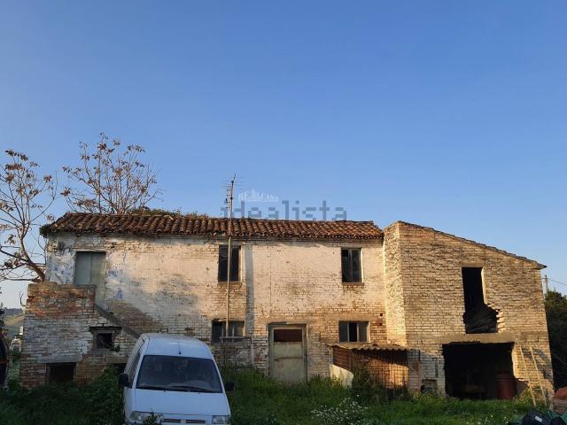 Villetta indipendente in vendita di 200 m² in Contrada Isola Ovest