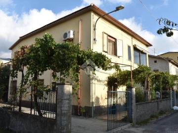 Villetta indipendente in vendita di 200 m² in Contrada Lago Sotto Strada, 8