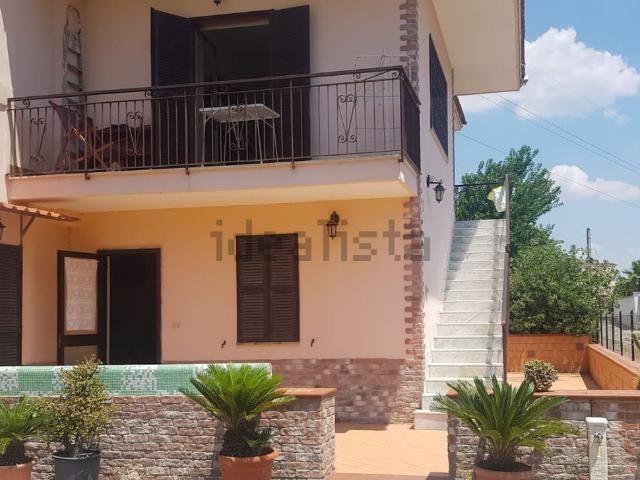Villetta indipendente in vendita di 200 m² in Contrada pisciarelli