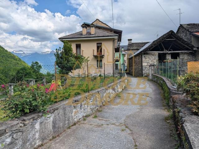 Villetta indipendente in vendita di 200 m² in Frazione Croppo