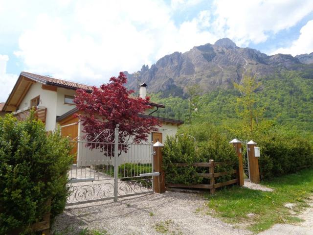 Villetta indipendente in vendita di 200 m² in Frazione Frisanchi