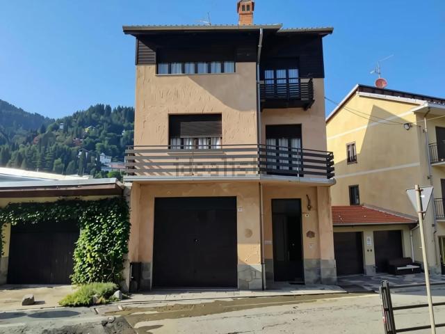 Villetta indipendente in vendita di 200 m² in Frazione Gioia, 29