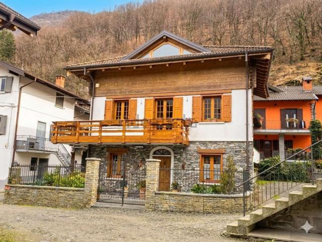Villetta indipendente in vendita di 200 m² in Frazione Migiandone, 236