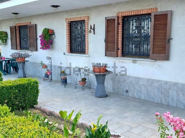 Villetta indipendente in vendita di 200 m² in Località Vauda, 1